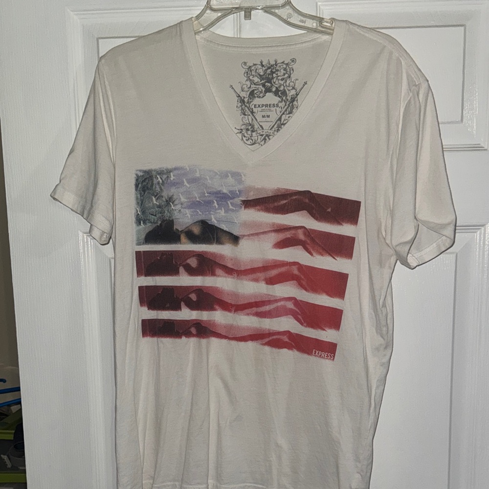Express Men's Cream and Red Graphic Tee